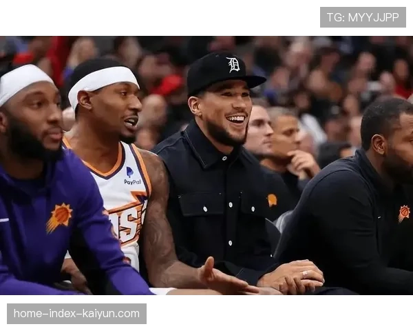 太阳进攻效率117.9第六 布克比尔后场组合无球跑动接应效率提升